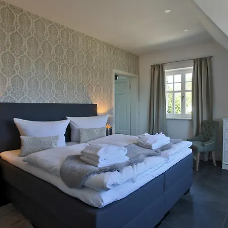 Strandhaeuser - Haus 5 Ruden Mit Meerblick