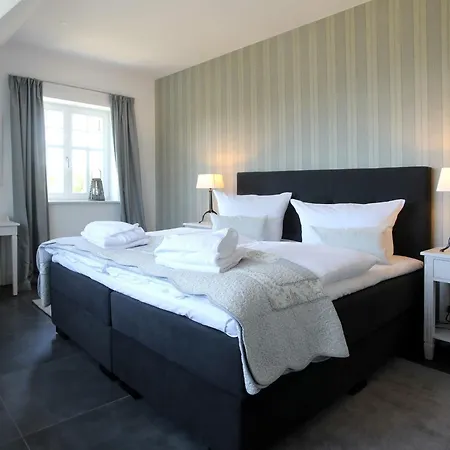 Strandhaeuser - Haus 5 Ruden Mit Meerblick Vila Lobbe